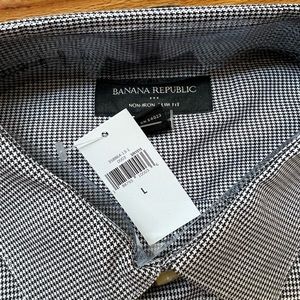 Banana Republic Men’s Button Down Dress Shirt